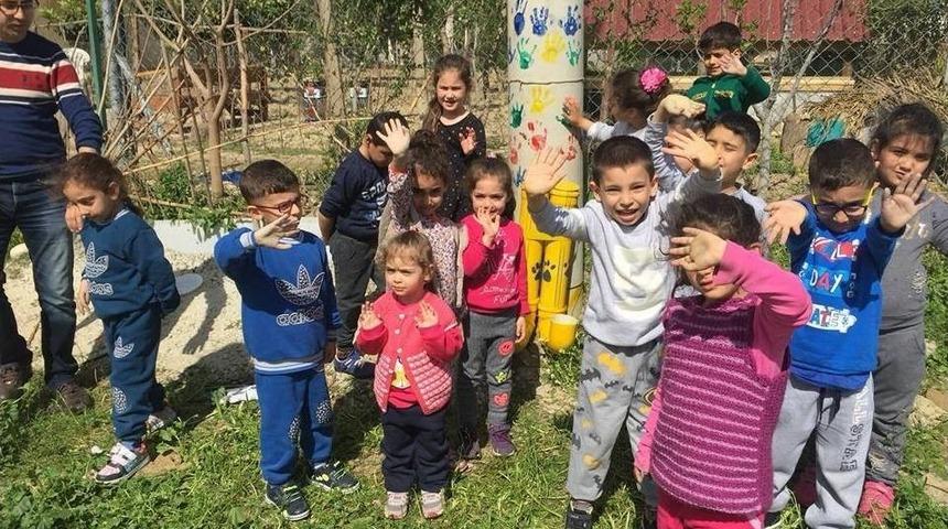 Minik &Ouml;ğrencilerden Hayvanlar İ&ccedil;in Yemek Alanı