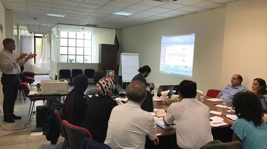 Kto Karatay&rsquo;dan &ldquo;engelli &Ouml;ğrencilerin Ebeveynleri İ&ccedil;in Aile Eğitim Programı&rdquo; Projesi