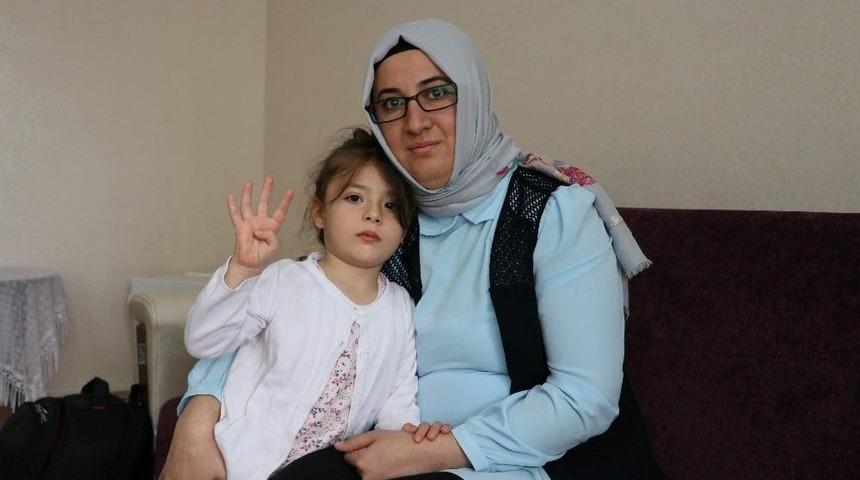 (özel Haber) ’tayyip Dede’ Diye Bağıran 3,5 Yaşındaki Gülhan’ın Erdoğan Sevgisi