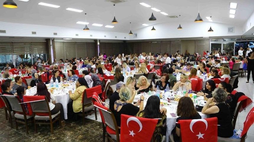 Bayraklı&rsquo;da Annelere &Ouml;zel Etkinlik