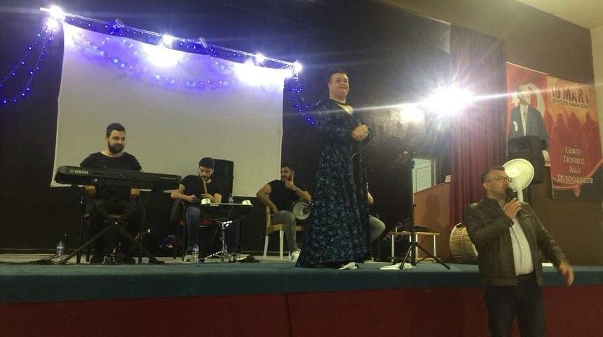 Umurbey&rsquo;de Anneler G&uuml;n&uuml; Matinesi