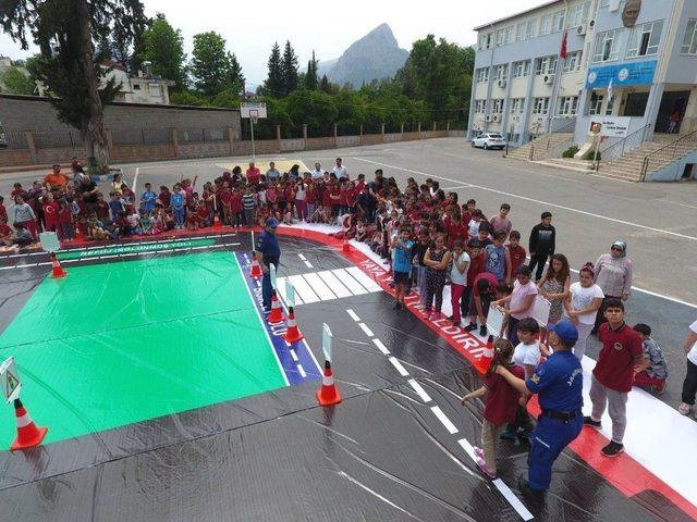 Jandarmadan Trafik Haftası Etkinlikleri