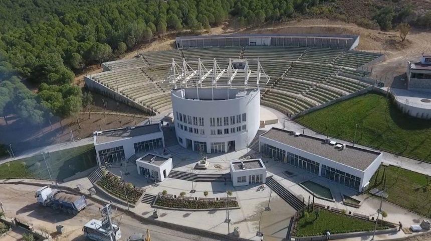 B&uuml;y&uuml;kşehir&rsquo;den Burhaniye&rsquo;ye 5 Bin Kişilik Amfitiyatro