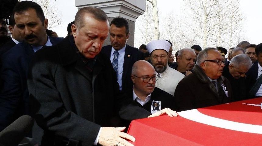 Hasan Celal G&uuml;zel Ebediyete Uğurlandı