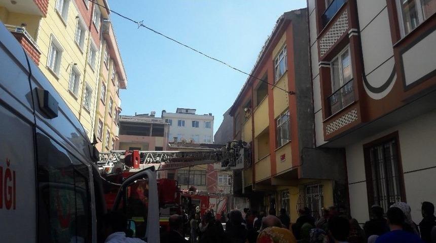 Esenyurt&rsquo;ta Korkutan Yangın: 11 Kişi Mahsur Kaldı