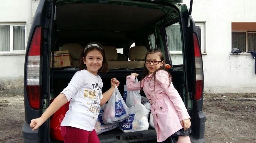 Minik Defne Ve Deniz’den Afgan Ailelerine Yardım Eli