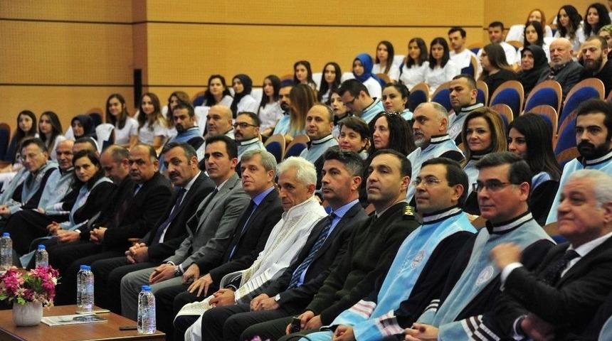 Diş Hekimliği Fakültesi Önlük Giydi