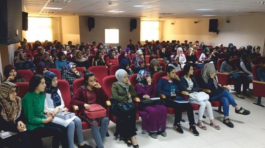 Kahta Hem &Ouml;ğrencilere Rehberlik Semineri Verdi
