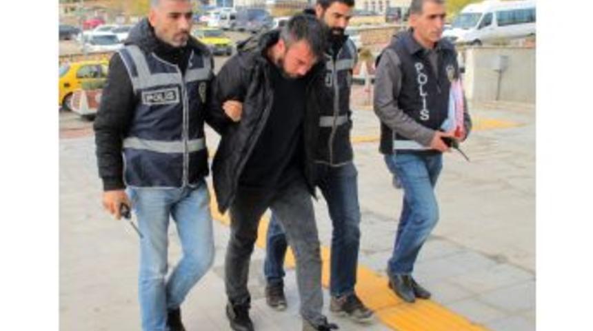 Telefonla Korkutup 700 Bin Tl Dolandıran Ş&uuml;pheli Tutuklandı