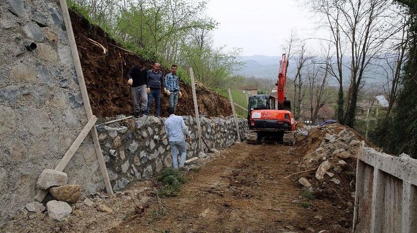 Altınordu&rsquo;da Yollara İstinat Duvarı