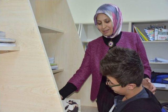 İl Milli Eğitim M&uuml;d&uuml;r&uuml; Durmuş, Pansiyonda Kalan &Ouml;ğrencileri Ziyaret Etti 1