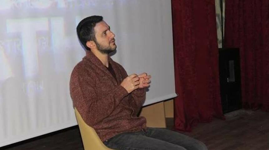 Uşak &Uuml;niversitesi&rsquo;nde Postmodernizm Ve Sinema S&ouml;yleşisi Yapıldı