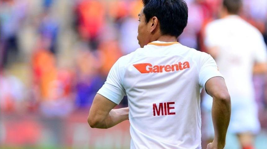 Galatasaraylı Futbolculardan Annelerine Jest