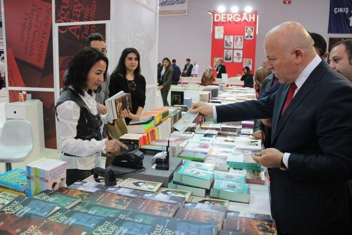 Başkan Sekmen&rsquo;den 5. Doğu Anadolu Kitap Fuarı&rsquo;na Ziyaret