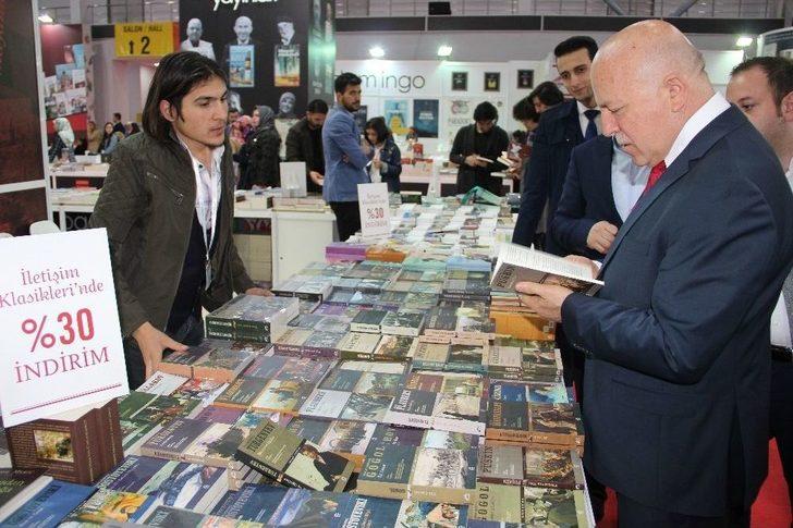 Başkan Sekmen’den 5. Doğu Anadolu Kitap Fuarı’na Ziyaret G2