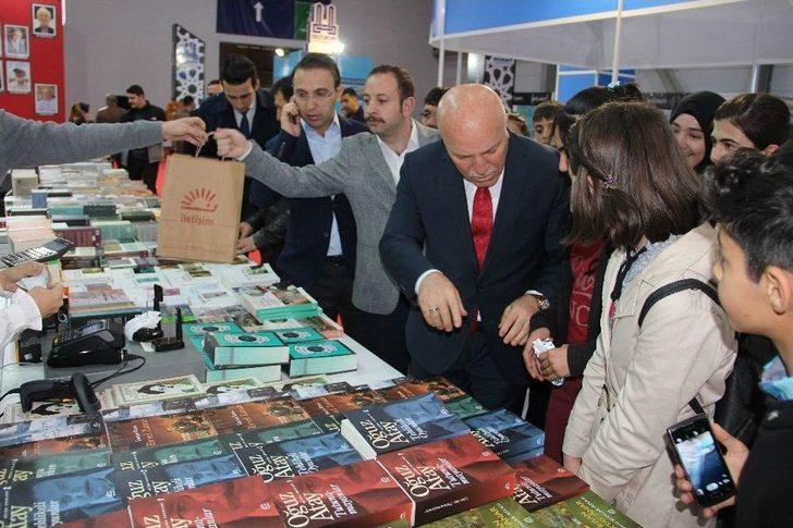 Başkan Sekmen’den 5. Doğu Anadolu Kitap Fuarı’na Ziyaret G3