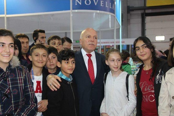 Başkan Sekmen’den 5. Doğu Anadolu Kitap Fuarı’na Ziyaret G4