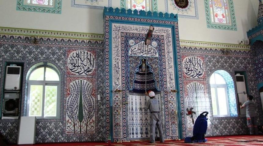 İskenderun&rsquo;da Camilerde Ramazan Temizliği