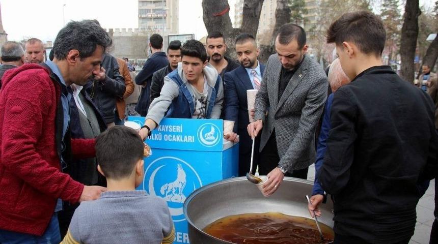 &Uuml;lk&uuml; Ocakları Hoşaf Ve Yarım Ekmekle &Ccedil;anakkale Şehitlerini Andı