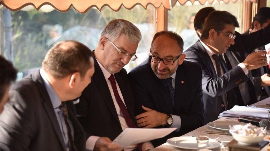 İmar M&uuml;d&uuml;rleri Kartepe&rsquo;de Toplandı