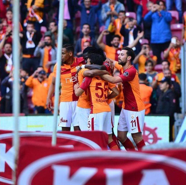 Spor Toto Süper Lig: Galatasaray: 2 - Malatyaspor: (maç Devam Ediyor)