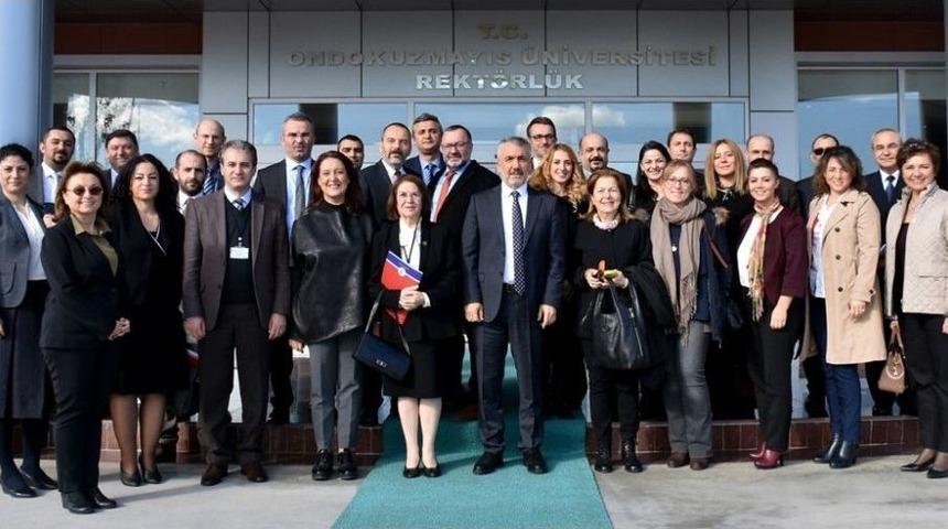 Om&uuml; Kaliteye Koşuyor