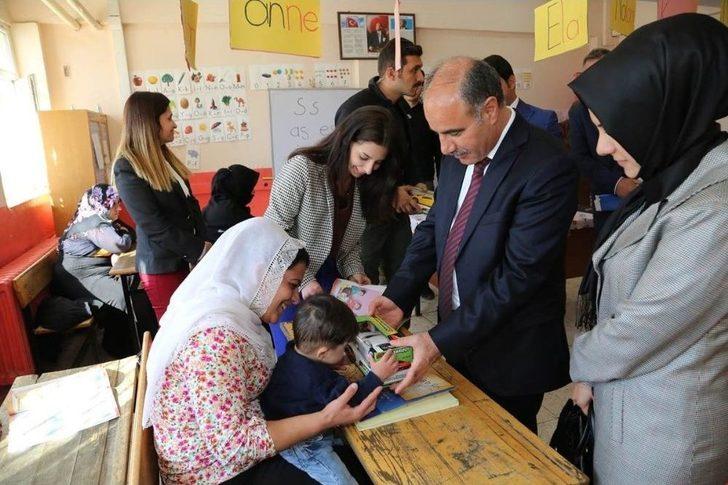 Vali Aktaş, Okuma Yazma Seferberliği Kursunu Ziyaret Etti G2