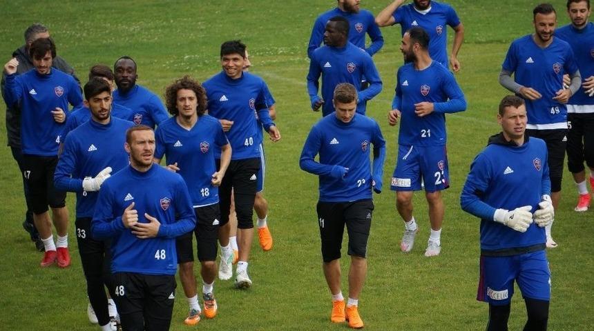 Kardemir Karab&uuml;kspor&rsquo;da Fenerbah&ccedil;e Ma&ccedil;ı Hazırlıkları S&uuml;r&uuml;yor