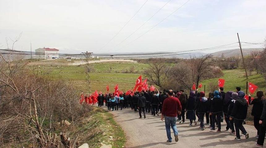 Malatya&rsquo;da &Ouml;ğrenciler Mehmet&ccedil;ik İ&ccedil;in Y&uuml;r&uuml;d&uuml;
