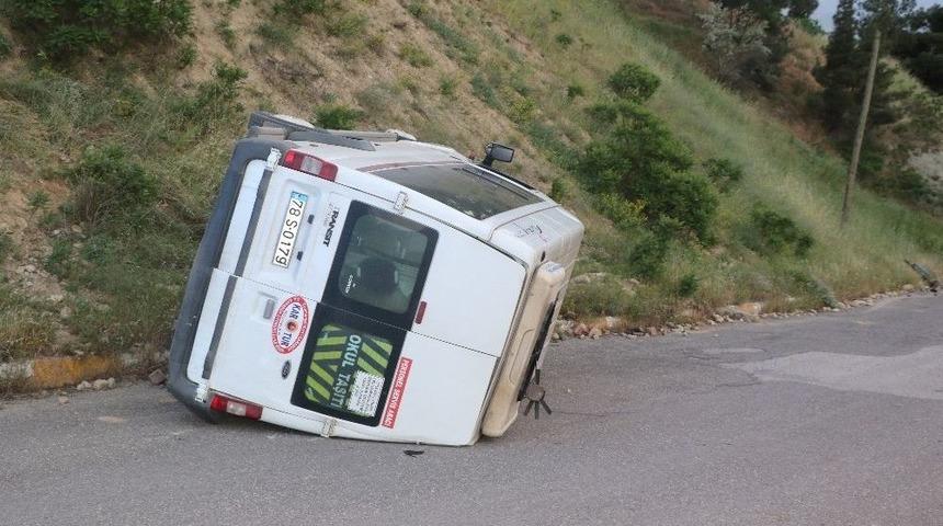 Karab&uuml;k&rsquo;te İş&ccedil;i Servisi Devrildi