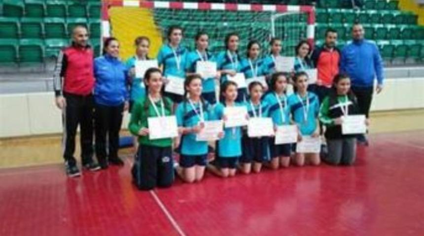 Hentbolda Malatya Takımı Şampiyon Oldu