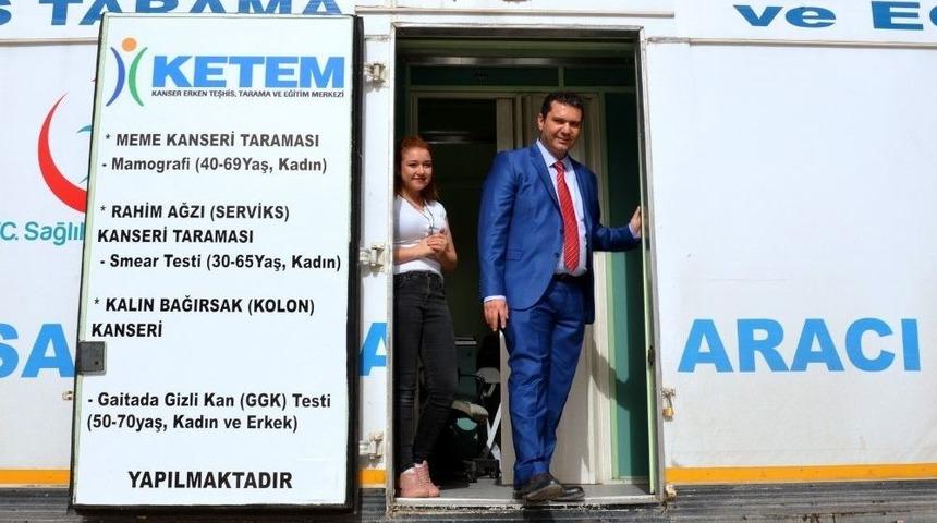Sağlık &Ccedil;alışanlarını Ziyaret Eden Bilge, Vatandaşlarla Sohbet Etti
