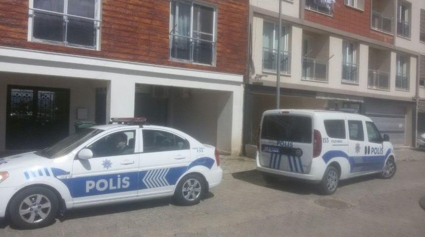 Balkondan D&uuml;şen Yaşlı Şahıs Hayatını Kaybetti