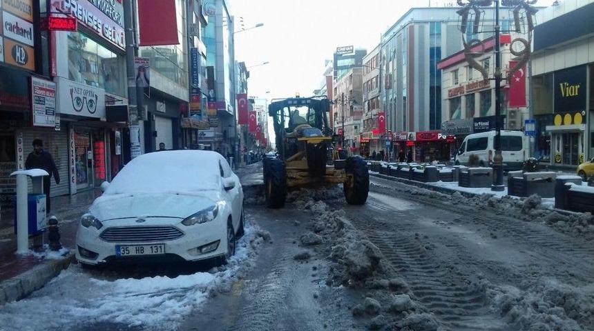 Van&rsquo;da 56 Yerleşim Biriminin Yolu Ulaşıma Kapandı