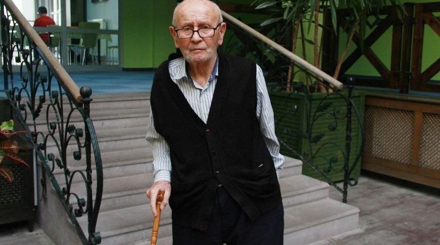 Asırlık &Ccedil;ınar Huzurevinde