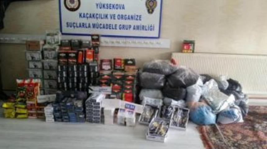 Hakkari’de Kaçak Çay, Sigara İle Kol Saati Ele Geçirildi