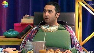 Onur Buldu kimdir, nereli ve kaç yaşında? Güldür Güldür'ün Bilal'i Onur Buldu yılbaşı gecesi O Ses Türkiye'de!