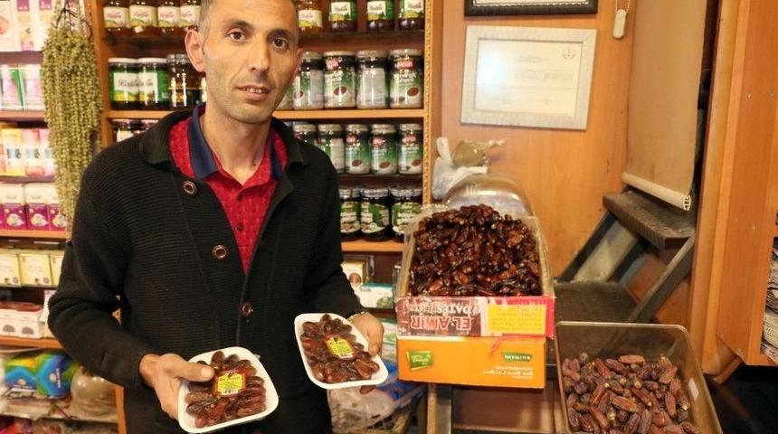 Yozgat&rsquo;ta Hurma Satışları Esnafı Memnun Etti