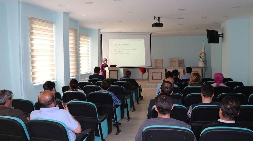 Kars&rsquo;ta Kurumlara Uyuşturucu İle M&uuml;cadele Eğitimi Verildi