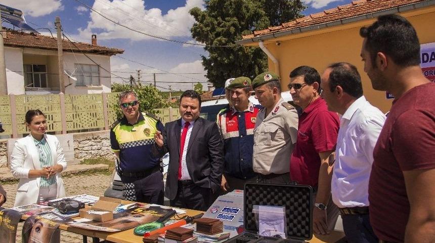 Demirci&rsquo;de &Ouml;ğrencilere Trafik Eğitimi