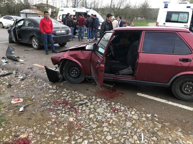 Bartın’da Trafik Kazası: 1’i Ağır 6 Yaralı