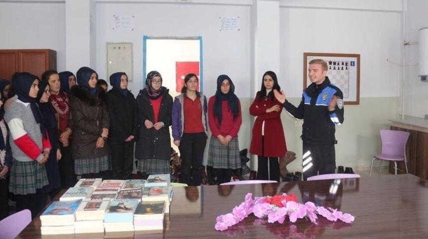 Polisten Okul Ziyareti