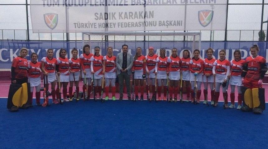 Polisg&uuml;c&uuml; Kadın Hokeycileri Şampiyonluk İ&ccedil;in Sahaya &Ccedil;ıkıyor