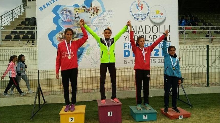 Sıla Ata, Atletizmde T&uuml;rkiye Şampiyonu Oldu
