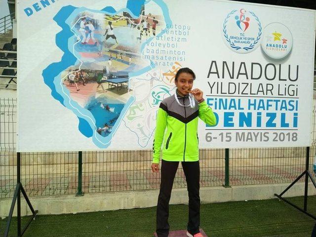 Sıla Ata, Atletizmde Türkiye Şampiyonu Oldu