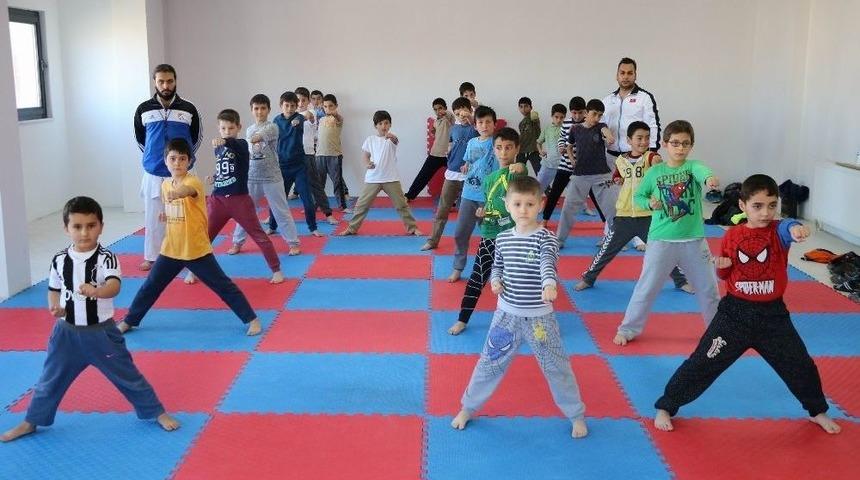 Miniklerden Karate Kursuna Yoğun İlgi