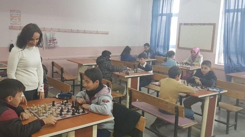 Hisarcık&rsquo;ta Satran&ccedil; Turnuvası