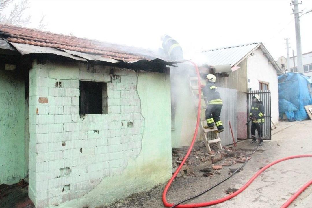 Konya&rsquo;da M&uuml;stakil Evde Yangın Paniği