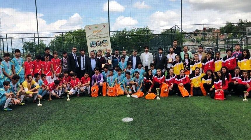 &Ccedil;ınar Yeteneklerini Keşfediyor