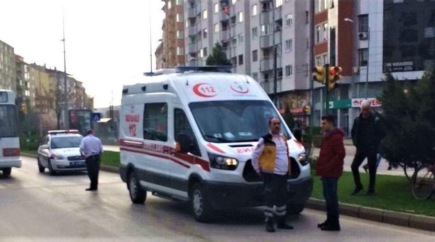 Otomobilin &Ccedil;arptığı Yaya Yaralandı